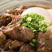 八丁味噌を使った甘口煮込みです