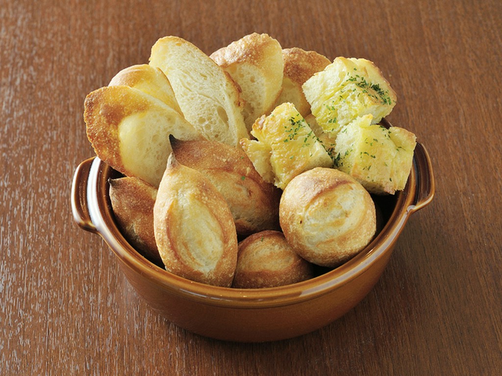 低温発酵で甘味と旨味を引き出した『自家製パン』