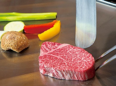 目の前で調理される食材