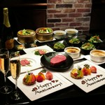 誕生日・記念日ディナーにワンランクアップ　
特選黒毛和牛ステーキ、名物の『神戸牛ハンバーググラタン』『フォアグラの鉄板焼』等など特製デザートプレート付き。お祝いのメッセージ入れも承ります。