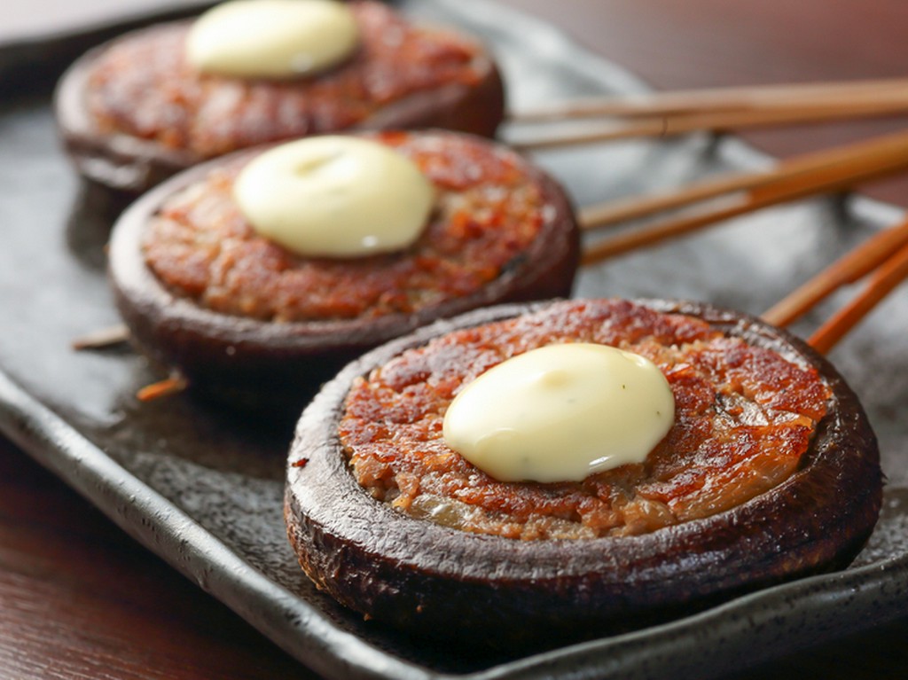 四国・徳島県産。手のひらサイズのまん丸な『しいたけ肉詰め』