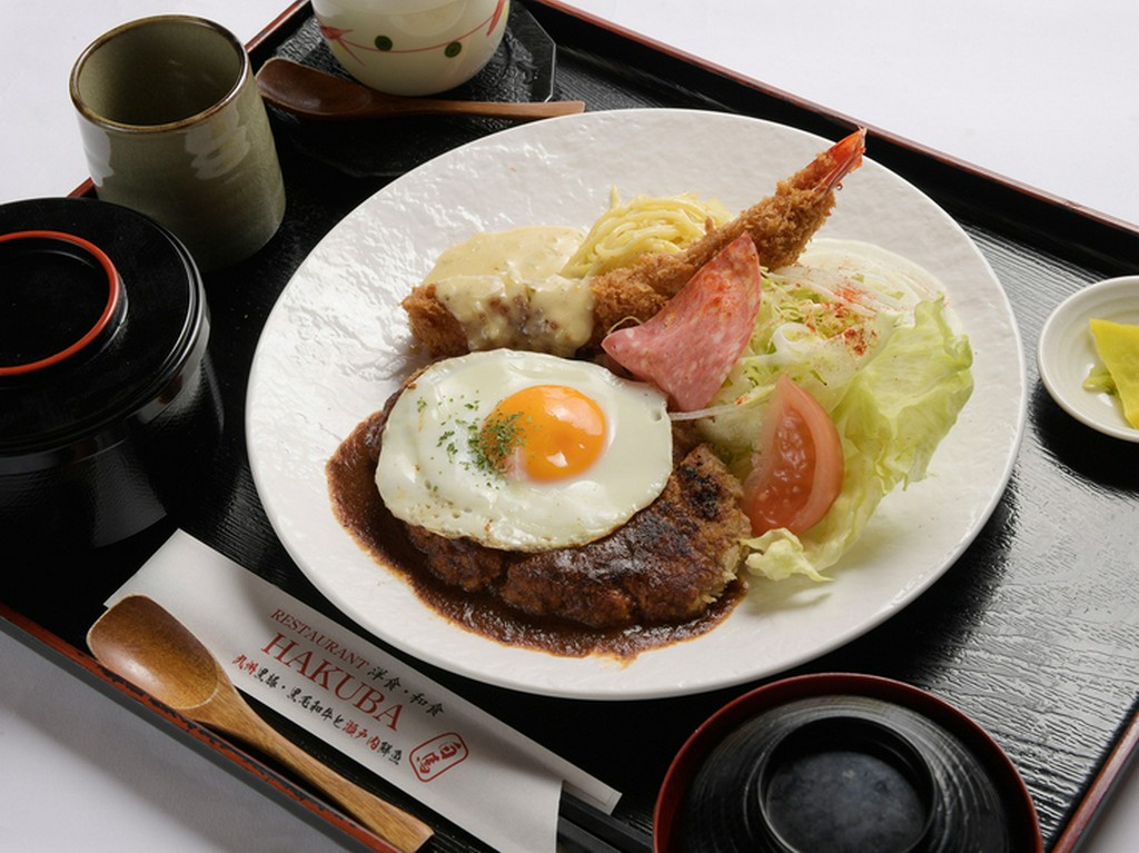 『デラックスランチ』はボリューム満点で若者におすすめ