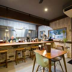 オープンキッチンの開放感。大将との会話を愉しむのも◎