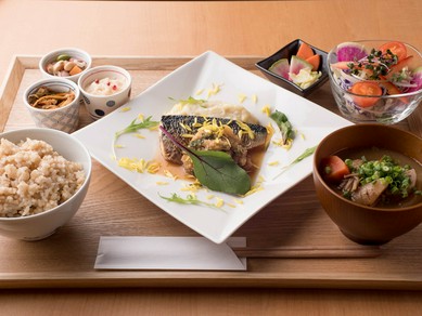 「まごわやさしい」食材を「和」の無添加調味料で仕上げたカラダが喜ぶ一汁六菜『Re:Cell(リセル) 御膳』