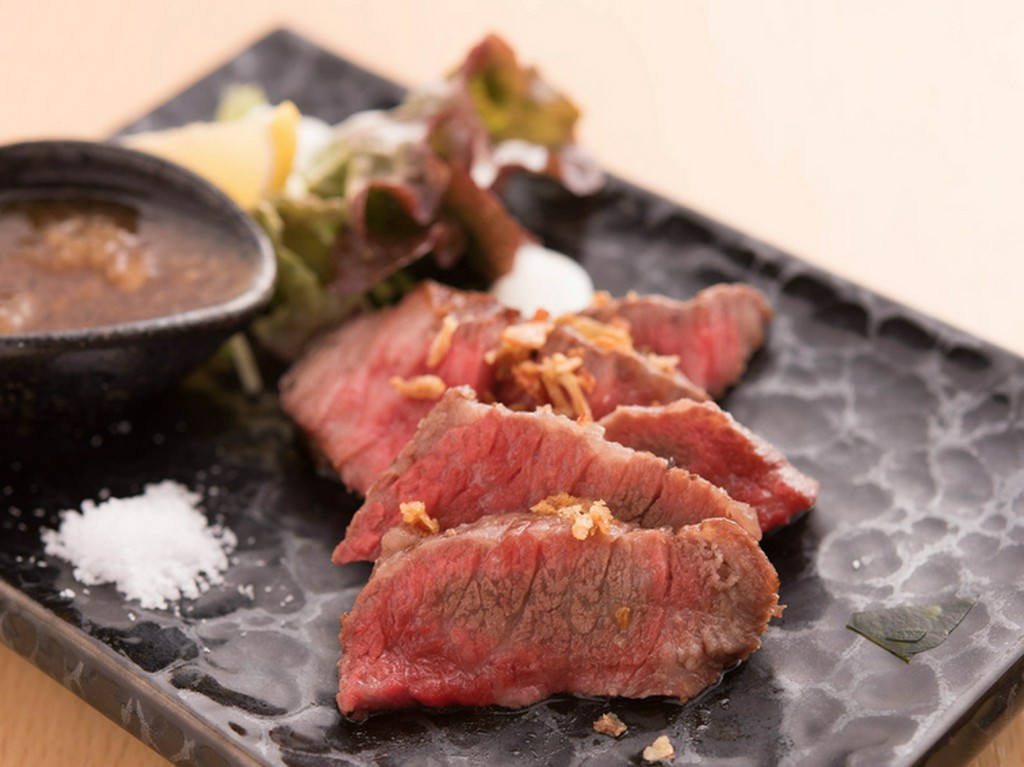 和牛肩ロース炙り