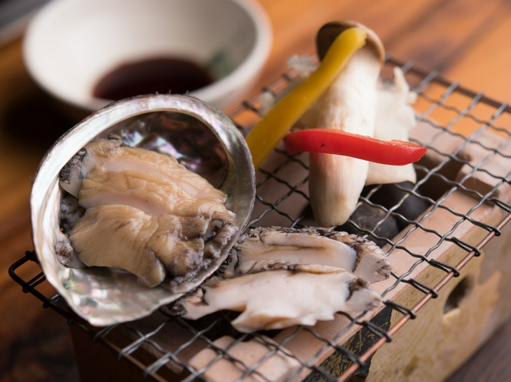 唐津産活きアワビのバター焼き