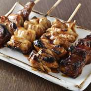 群馬の上州豚を扱う食肉センターより、チルドの状態で食材を仕入れお客様に提供しています。冷凍などは一切使用していないので鮮度は抜群！それぞれの部位の美味しさを、活かせるよう調理しています。