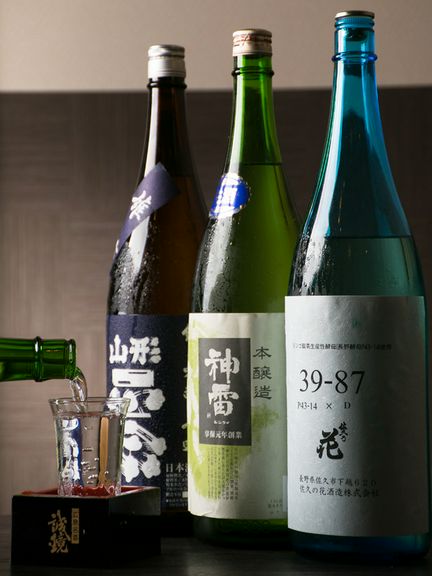 日本各地から選りすぐりの日本酒が充実の品揃え