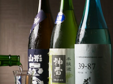 日本各地から選りすぐりの日本酒が充実の品揃え