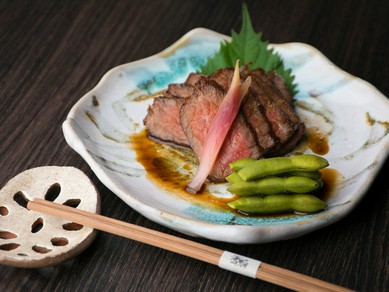 口中に和牛の旨みが広がる『黒毛和牛の山椒焼き』