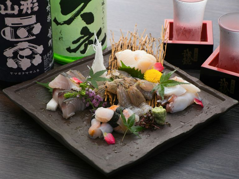 地元産にこだわり、笠岡市の鮮魚や和牛をご用意