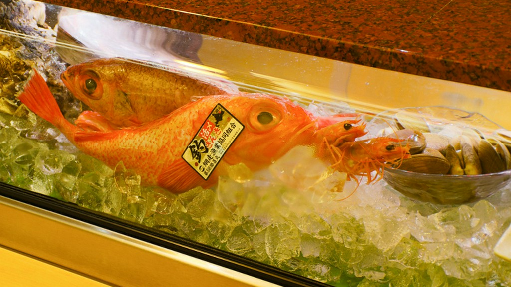 瀬戸内海を中心に、山陰や九州、北海道の季節の鮮魚が集う