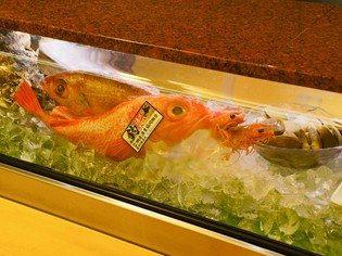 繊細な味の瀬戸内の魚介をメインに、山陰・九州・北海道の味覚も