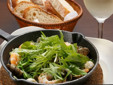 鮮度にこだわって仕入れた食材の旨みをたっぷり味わう