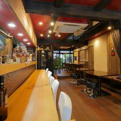 元バーテンダーの店主が厳選したお酒はBARのように充実