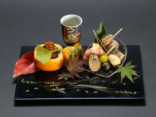 旬の食材を使い、季節感を表現にした『八寸』