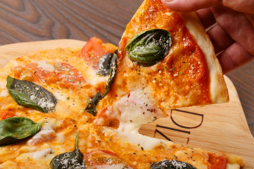 チーズとソースのハーモニーを楽しむ『マルゲリータ』