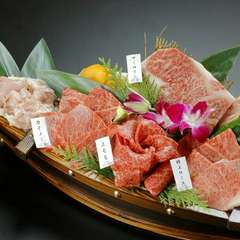 豪華で贅沢。4～5名様向け『LIEBE舟盛』