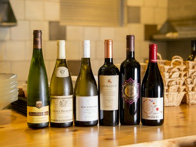 料理と相性の良い各国のワインをリーズナブルに提供