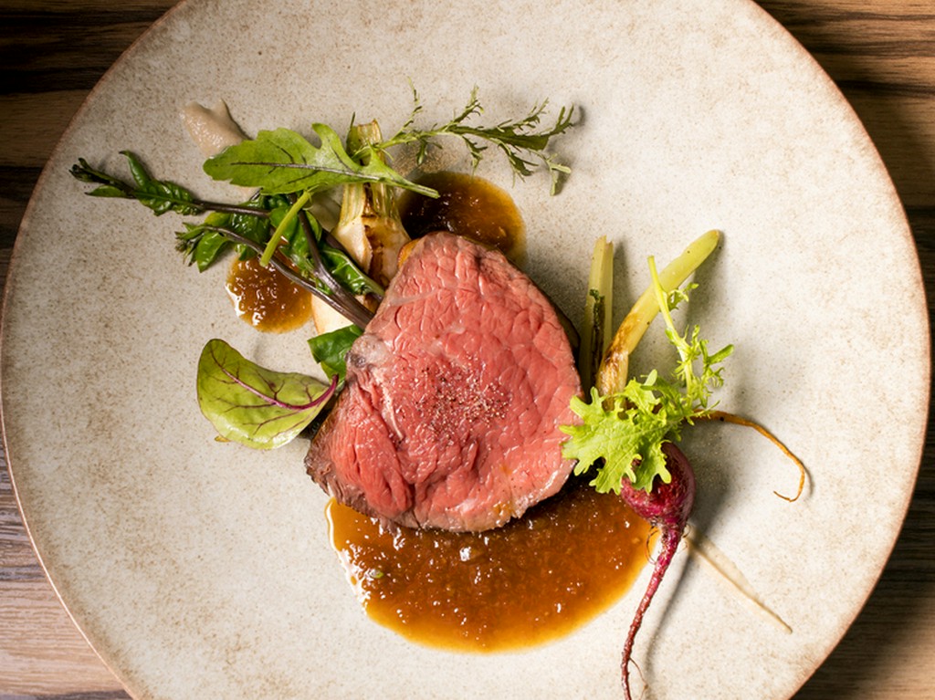 その時期ごとに旬の食材を使い、季節感のある料理に仕立てる