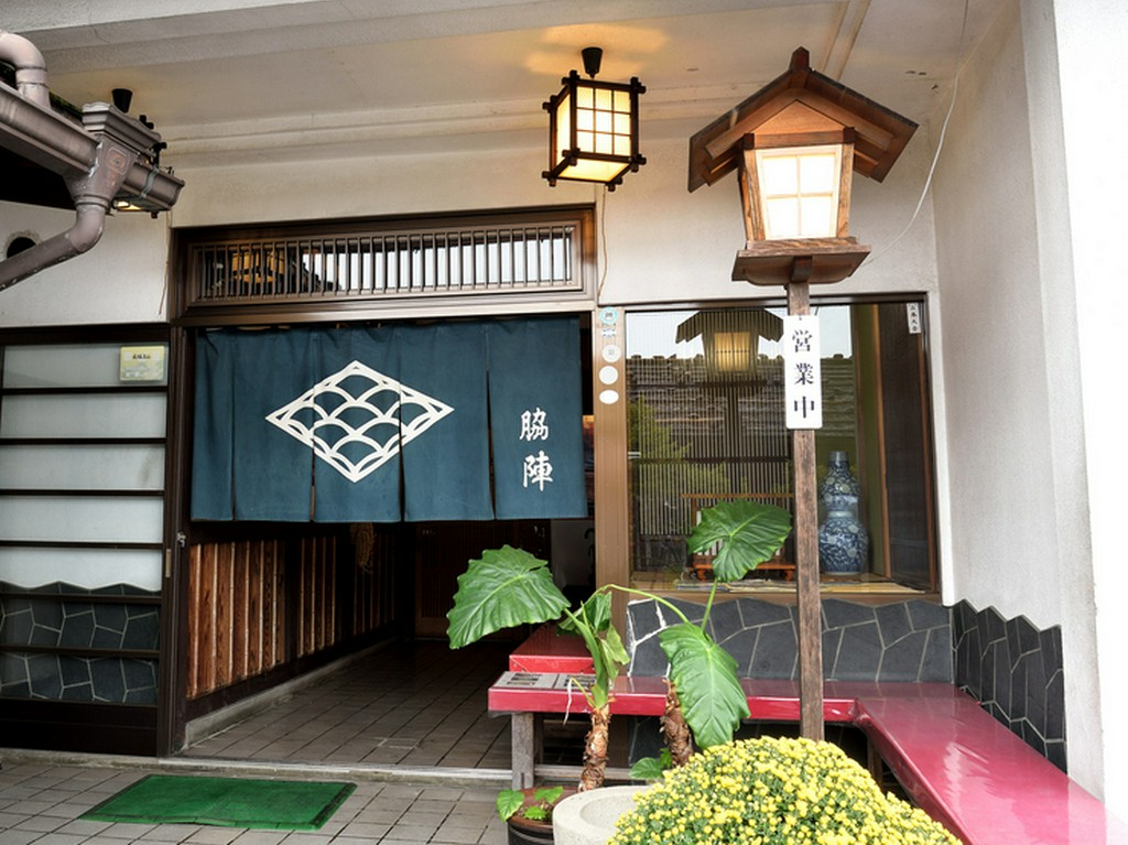 JR高山駅から徒歩10分、車で5分と便利な立地