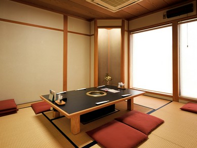 半個室あり。落ち着きのある和空間でおいしいひと時を。