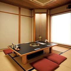 友人同士や家族の集まりに利用しやすい半個室あり