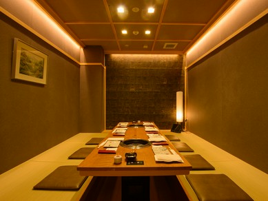 ６名様よりコース料理をご提供いたします。