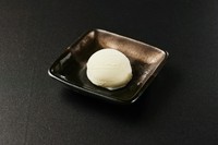 能登の酪農家５件に限定した、こだわりの牛乳「のとそだち牛乳」で作ったJadeオリジナルミルクジェラートです。