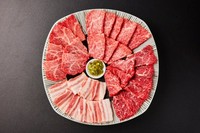 能登牛・能登豚盛り合わせ
＋2420円で全て能登牛に変更できます