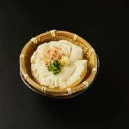 石川県でとれた大豆で作った「おぼろ豆腐」