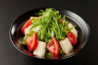 県産大豆で作った豆腐を使用したＪａｄｅオリジナルサラダ