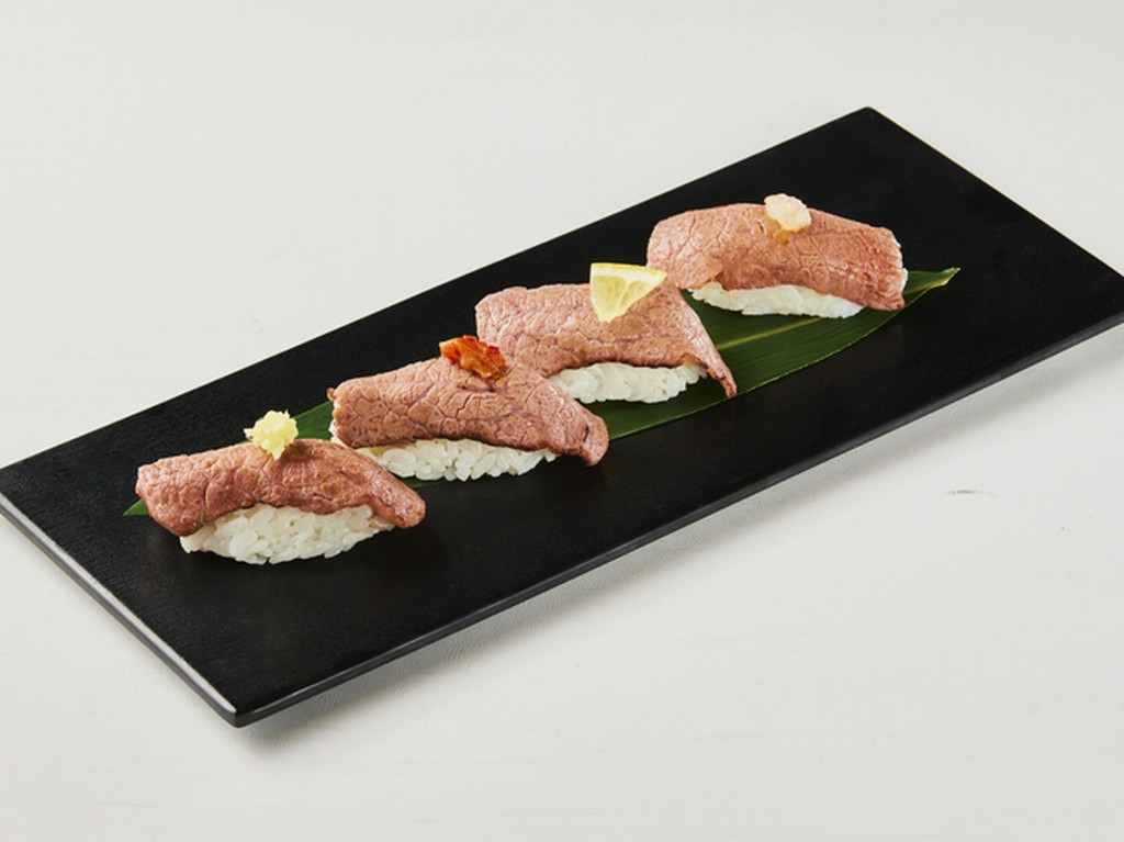 牛炙り寿司４貫