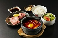 国産ホルモンと能登牛牛筋からお選び頂けます。