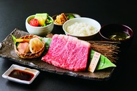 能登牛サーロインランチ。
能登牛ならではの上質な甘みをご堪能ください。