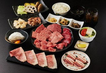 誕生日月のお客様限定でお得なコースプランをご提供しています。
+1800円で飲み放題プランに変更できます。