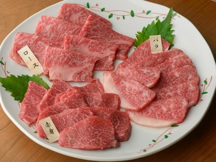 日替わりで3種類の赤身肉が楽しめる『上赤身盛り』				