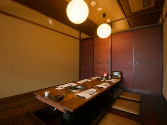 先進の無煙ロースターを完備				