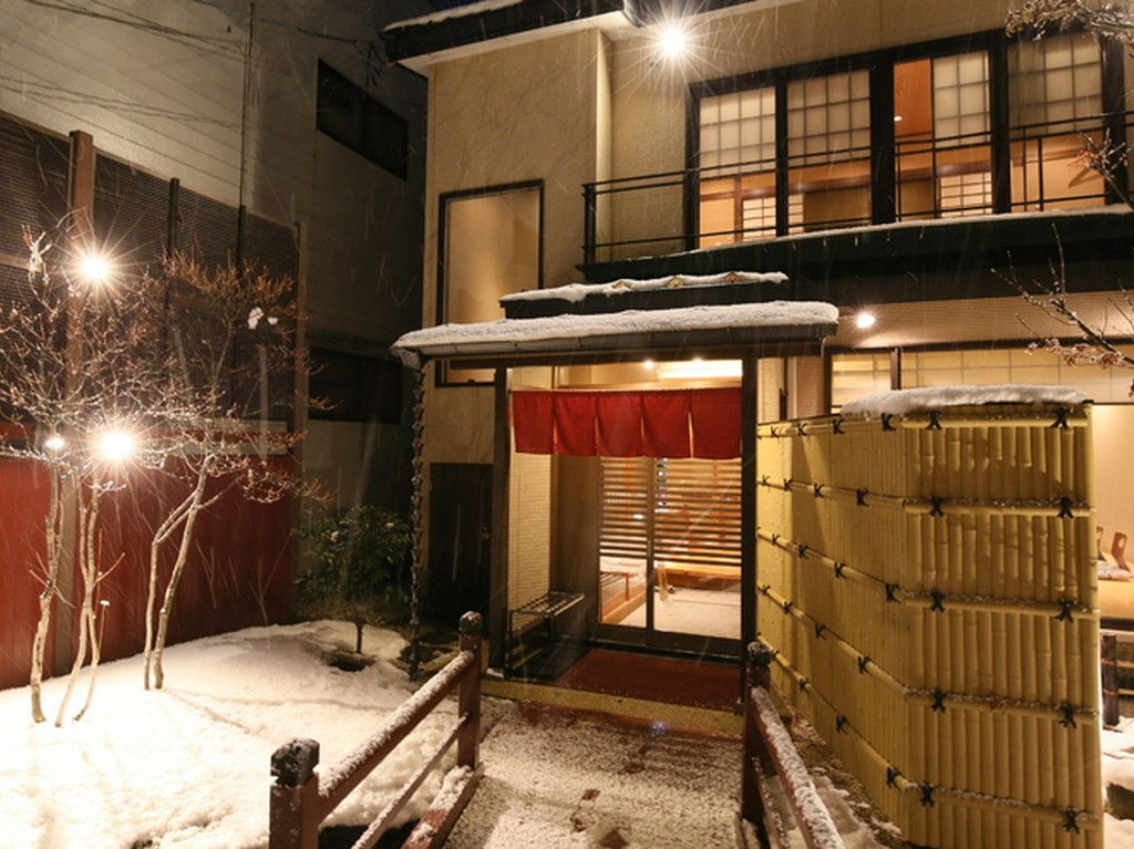 全席完全個室。高級料亭のような空間で、大切な人もにっこり