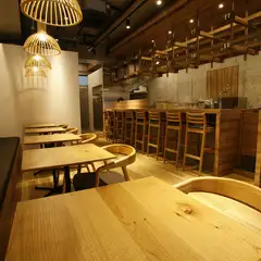 「むすびのふる里」をコンセプトにした、おむすび専門店＆カフェ