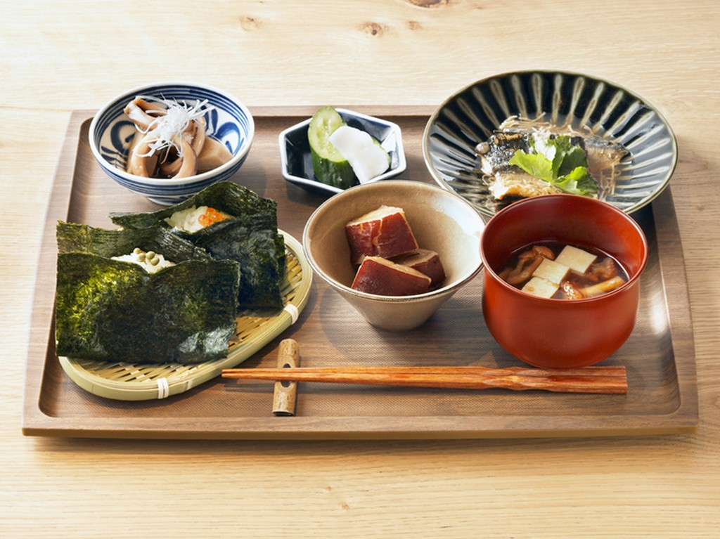 毎日食べたくなる、身体に優しいセットメニュー『一汁三菜』