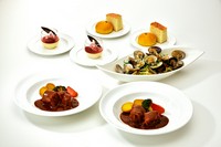 ●11:30~14:30(L.O.)
・北海道産浅蜊貝と野菜のスパゲティー
・牛肉の赤ワイン煮込み 温野菜添え
・パン または ライス
他 全4品
※ご利用は2名様以上