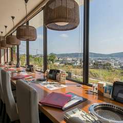 ステキな景色を眺めながら楽しむ食事