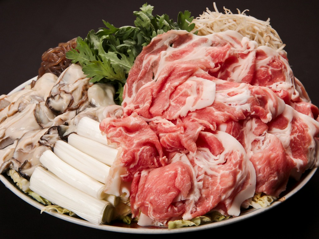 料理人自らが市場へ出向き、目利きを行った食材を仕入れ