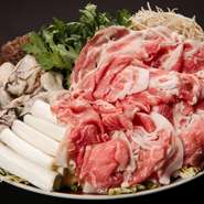 ◆名物みそ鍋
・税抜:5,500円
　刺身　玉子　デザートコース
・税抜:5,000円
　小鉢　玉子　デザートコース

※4月～10月末までの期間限定です。