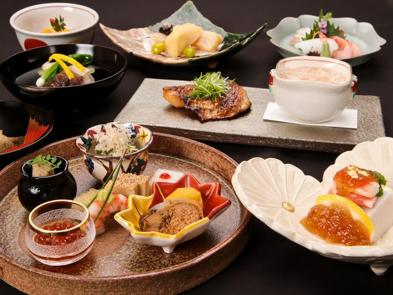 料理人自らが目利きした、旬の食材を使用『懐石料理』