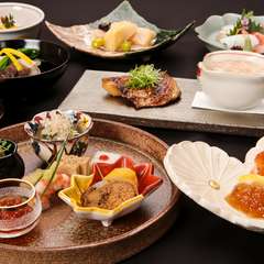 料理人自らが目利きした、旬の食材を使用『懐石料理』