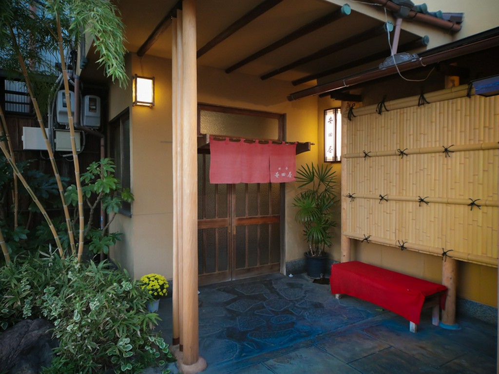 全席個室の落ち着いた空間で、ゆったりとお食事を満喫