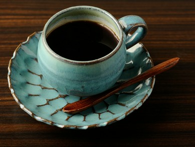 ビール、焼酎、果実酒、日本酒など各種お酒とコーヒーを味わう