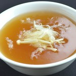 クラゲサラダ／ふかひれスープ／蒸点心2種／北海道産ホタテと海老・中国野菜の炒め／五目あんかけ焼そば／本日のデザート